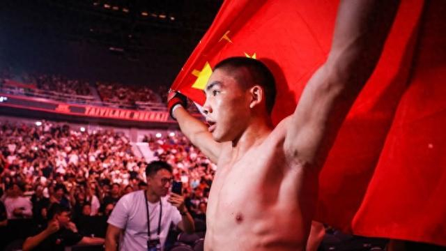 UFC格斗之夜上海靠啥晋级“D”赛事，成功前提是十六年磨一剑培育市场！|综合格斗|MMA|石铭|米兰冬奥会|训练_新浪体育_新浪新闻